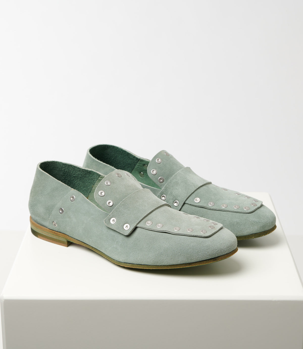 Officina Creative - Schuhe aus Ziegenvelours salbeigrün