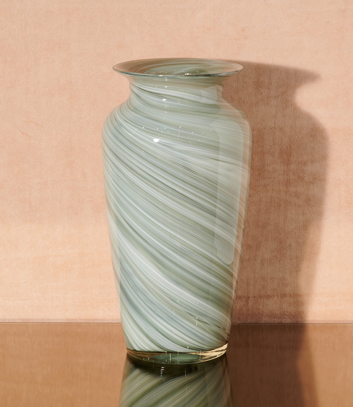 EDG - Vase in grün-grau-weißem Spiralmuster