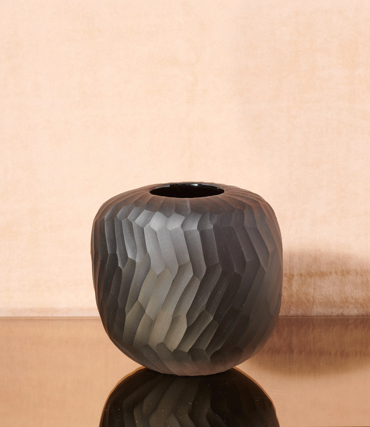 O4Home - Vase (eckig) aus geschnitztem Glas in schwarz